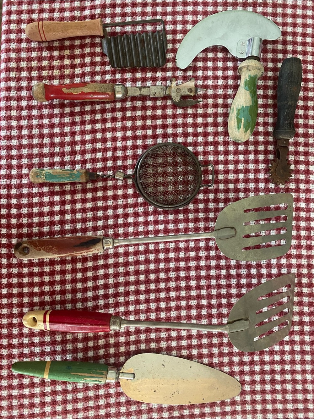 Vintage Mixed-Color Kitchen Utensil 8 piece Set - Assorted Colors